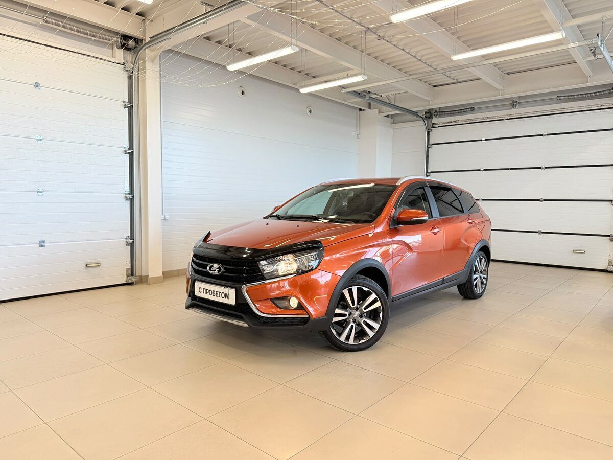Lada Vesta SW Cross 2021 года, вид спереди три четверти