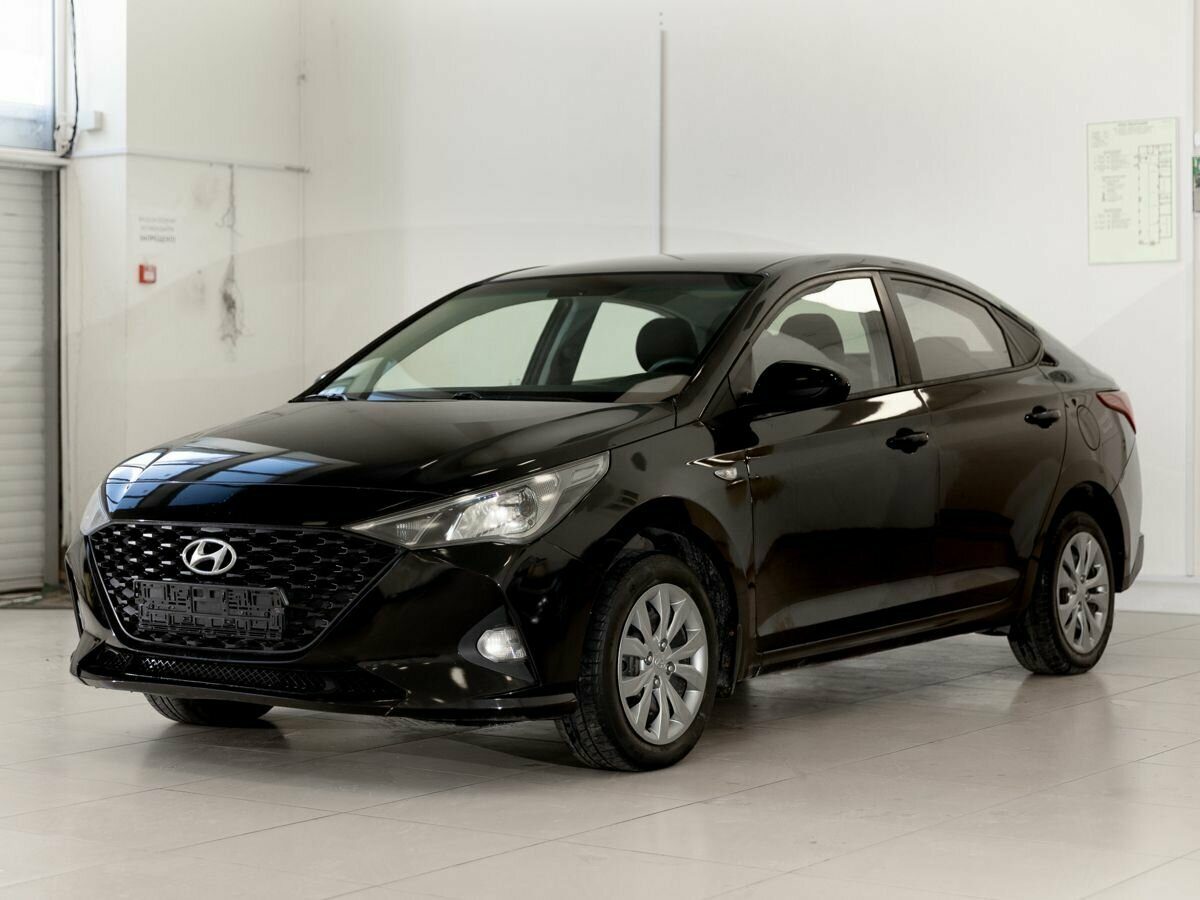Hyundai Solaris, вид спереди слева