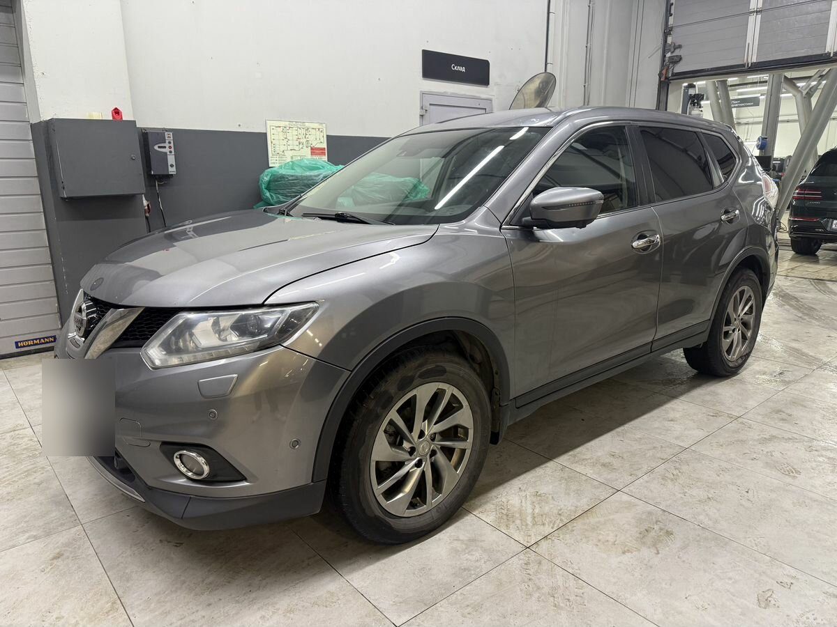 Nissan X-Trail T32 2018 года, вид спереди три четверти